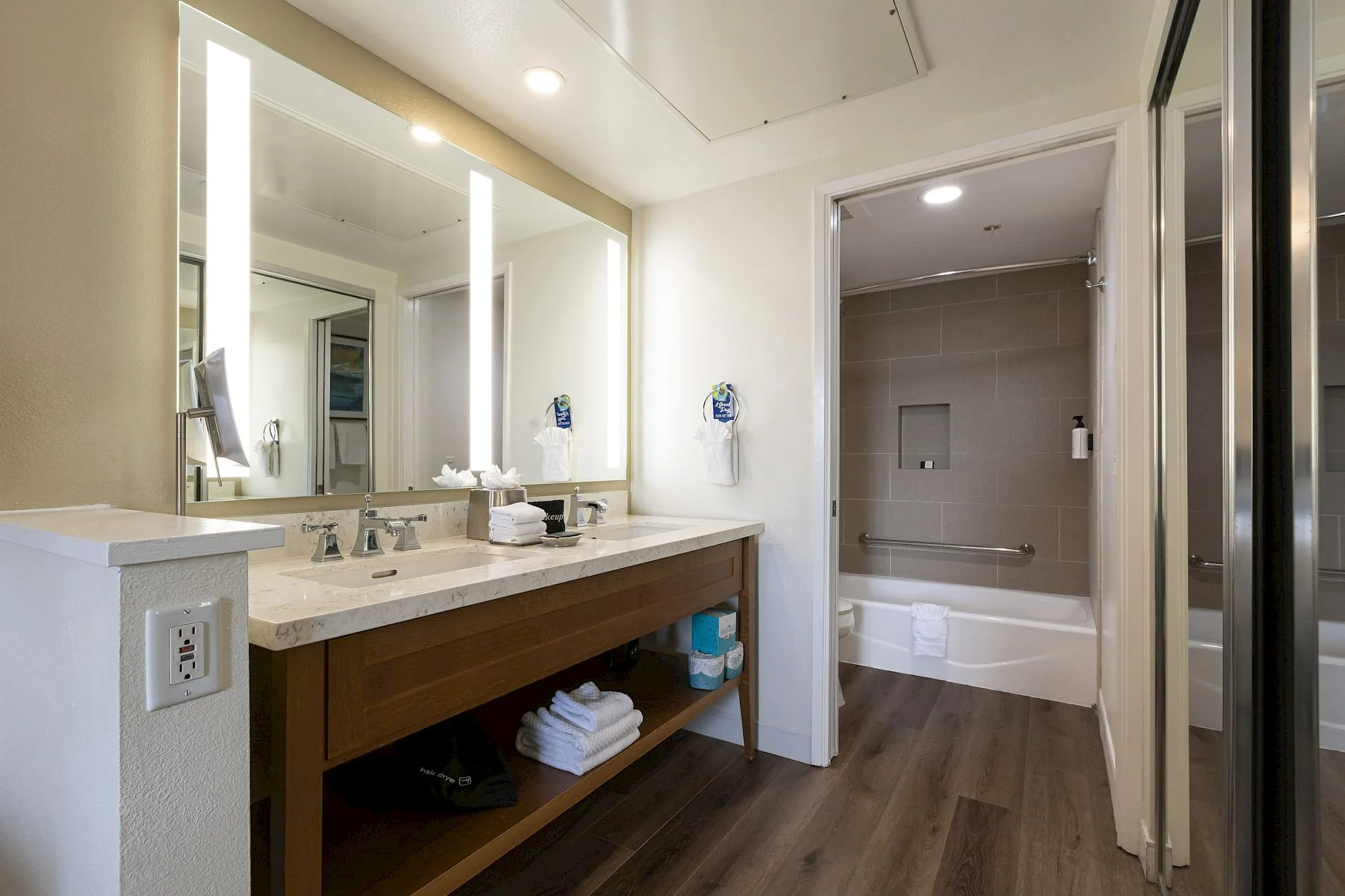 Grand Pacific Palisades Resort